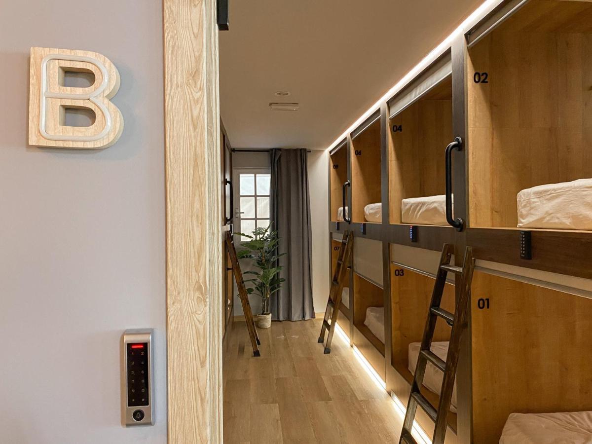 The Pod Suite Hostel Blasco バレンシア エクステリア 写真