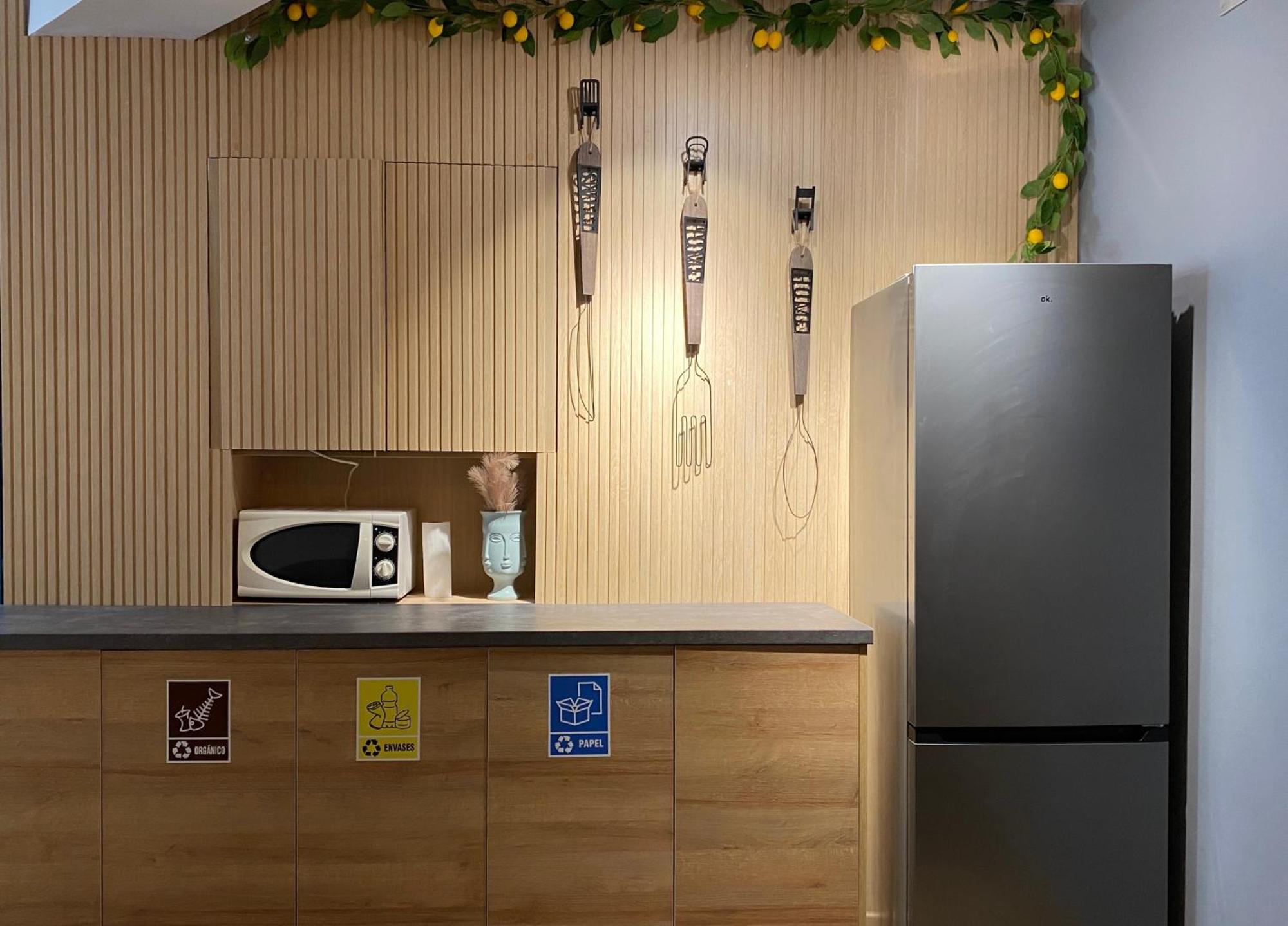 The Pod Suite Hostel Blasco バレンシア エクステリア 写真