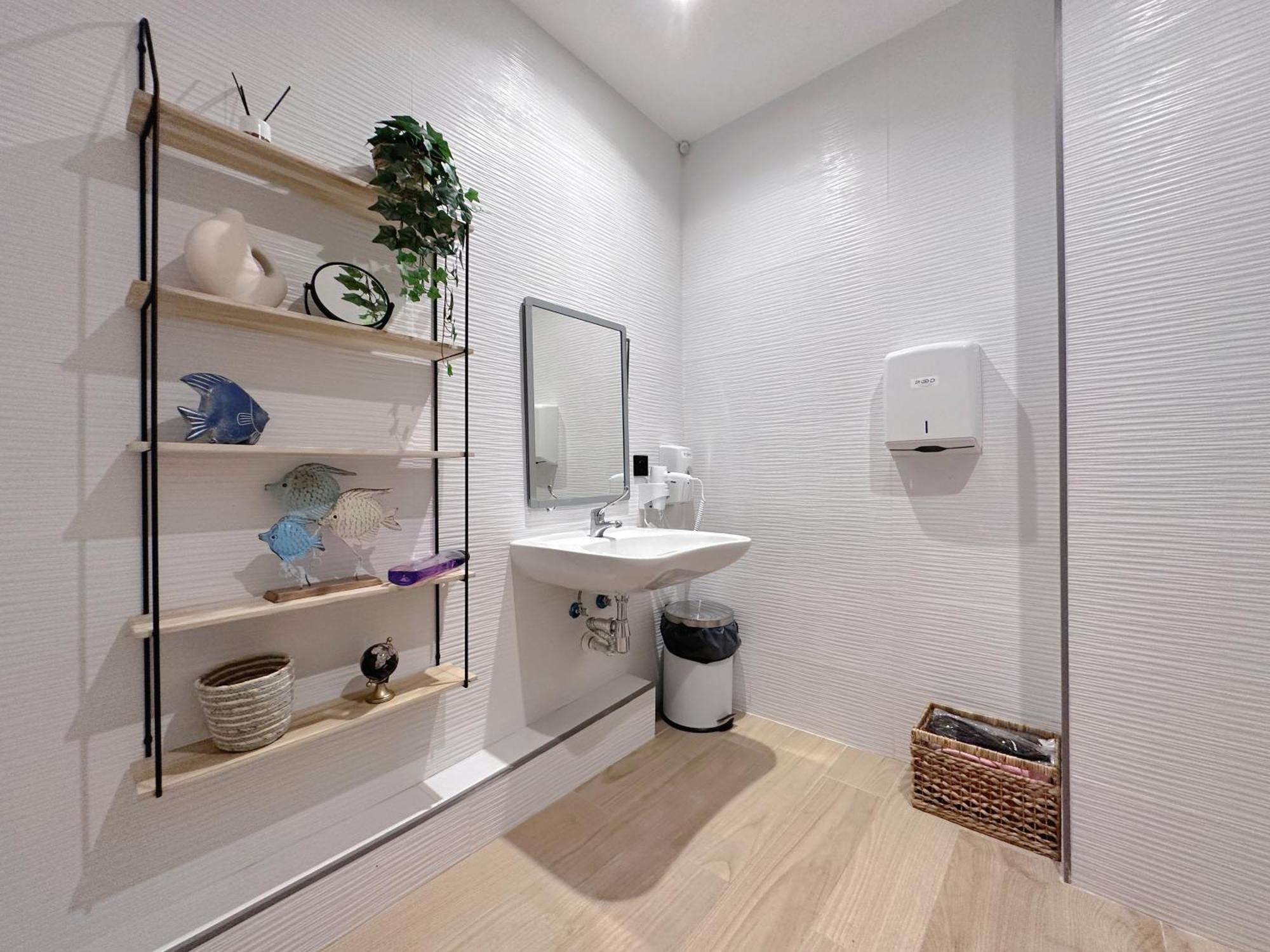 The Pod Suite Hostel Blasco バレンシア エクステリア 写真